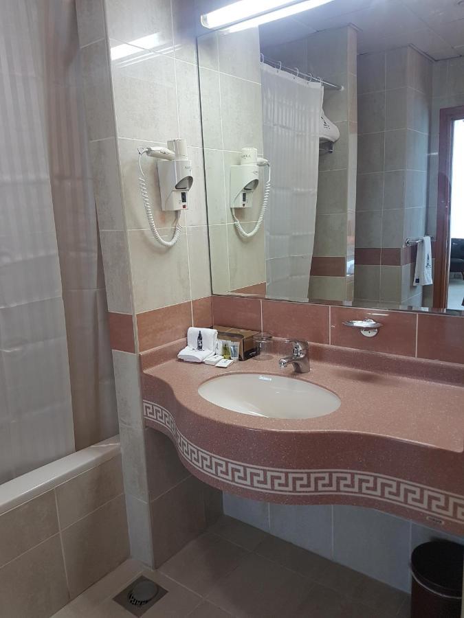 Platinum Hotel Apartments Abu Dhabi Exterior photo