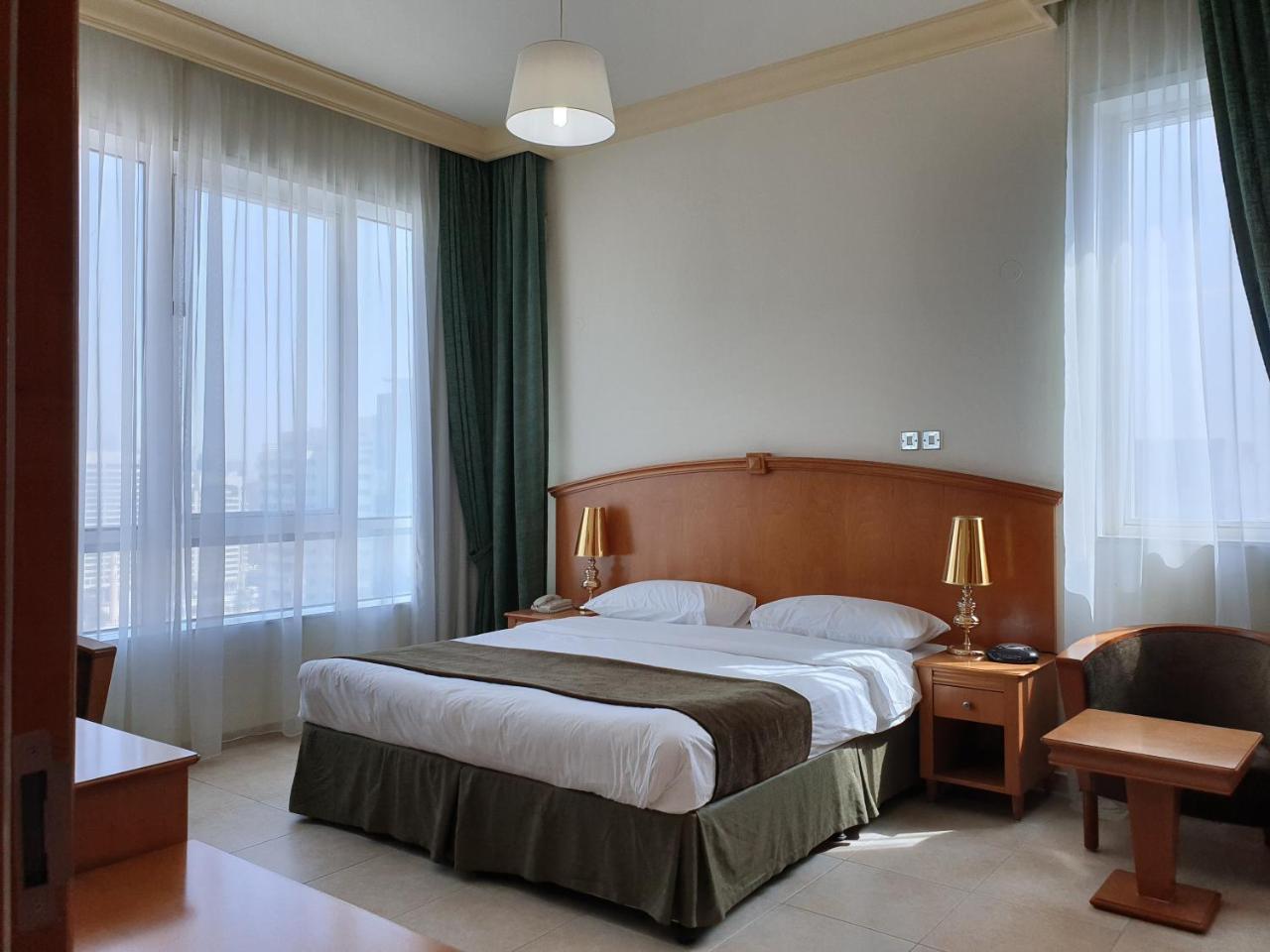 Platinum Hotel Apartments Abu Dhabi Exterior photo